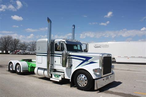 Custom Paint | Rihm Kenworth | South St. Paul Minnesota