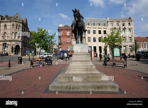 Wolverhampton town centre hi-res stock photography and images - Alamy