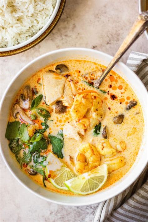 tom kha gai soup (thai coconut chicken soup) - SO MUCH FOOD