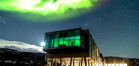 Iceland’s Ion Hotel Offers Dramatic Views of the Northern Lights | ÜBERWELL™