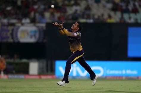 Sunil Narine tracks down a top edge off his own bowling | ESPNcricinfo.com