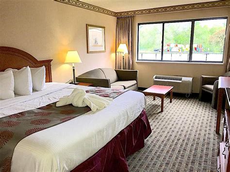 Ramada Inn & Suites - Philadelphia Levittown PA - Hammock Worldwide