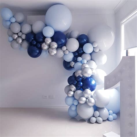 Custom navy and blue balloon garland - $330 for 3m | Blue balloons, Balloons, Baby boy balloons