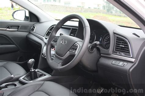 2016-hyundai-elantra-interior-review