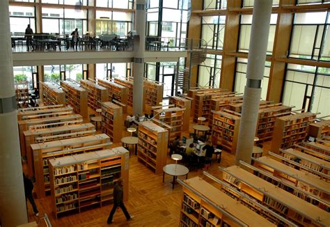 CYB3RCRIM3: The Boston University Library, Trespass and the MacBook