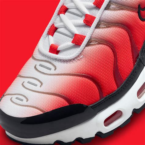 Nike Air Max Plus Red White Navy GS FD9768-100 | SneakerNews.com