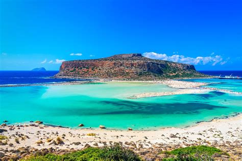 Dive into the best beaches in Crete