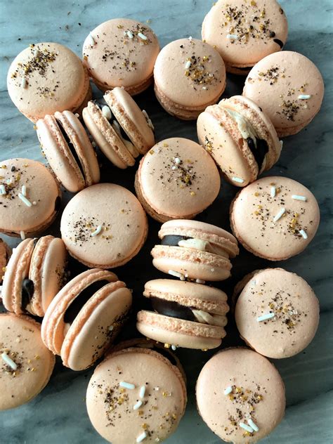 Five Ways to Decorate French Macarons - Sprinkles + Scribbles