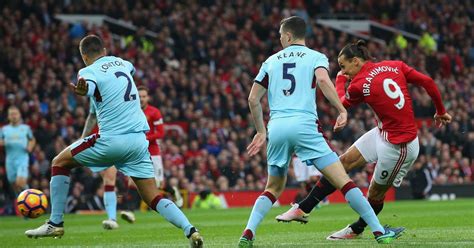 Manchester United vs Burnley live score and goal updates from Old ...