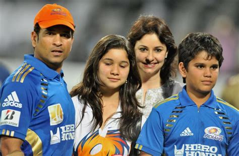 All Super Stars: Sachin Tendulker With Family Pics And Photoes 2011