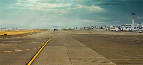 Top 10 Longest Runways in the US - Aero Corner