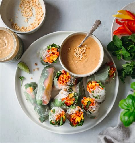 Fresh Spring Rolls with the Ultimate Peanut Sauce | Elle Gourmet