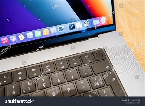 290 Macbook Touch Id Images, Stock Photos & Vectors | Shutterstock