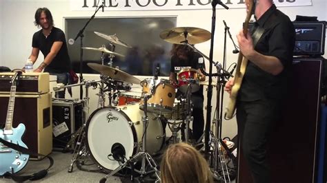 Dave Grohl Drum Solo - Record Store Day 2015 - YouTube