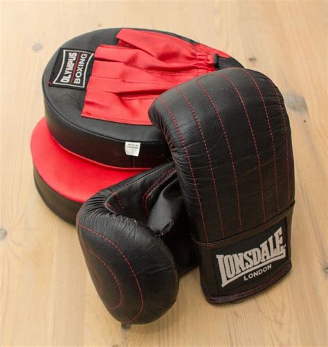 Boxing Gloves & Pads, size M/L | in Newcastle, Tyne and Wear | Gumtree