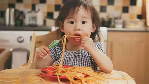 5 Reasons Why It's Better If Your Kids Are Messy Eaters