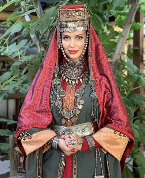 Taraz [տարազ] - Armenian Traditional Dress | Armenian clothing, National clothes, Armenia clothing