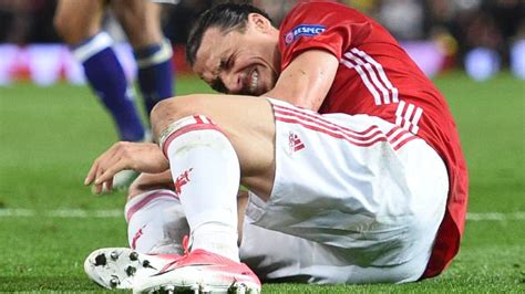 WATCH: Zlatan Ibrahimovic Suffers Ugly Knee Injury