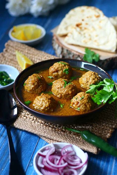 Beef Kofta Curry (Pakistani Meatballs Curry) - Chili to Choc