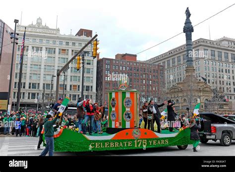 175 years of clevelands st patricks day parade float hi-res stock photography and images - Alamy