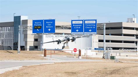 Parking at Milwaukee Airport - MKE General Mitchell International - MilwaukeeINSIDER