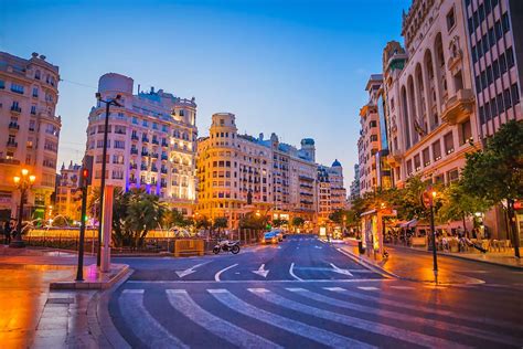 Nightlife in Valencia - Valencia travel guide – Go Guides