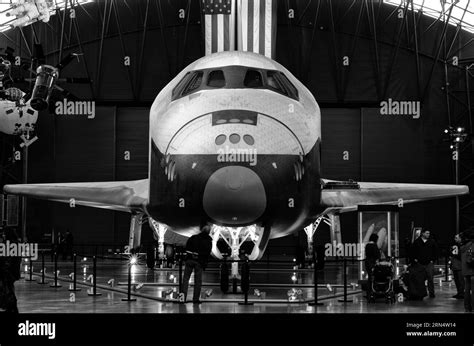 Smithsonian national air and space museum steven f udvar hazy center Black and White Stock ...