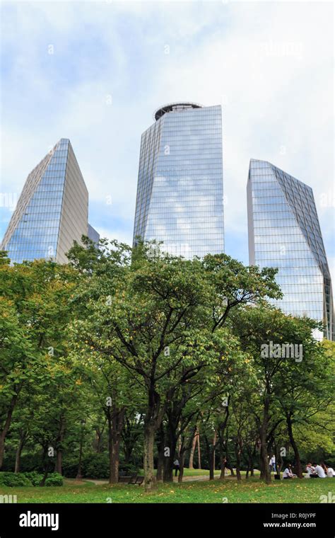 skyscraper building behind the Yeouido park in Seoul Stock Photo - Alamy