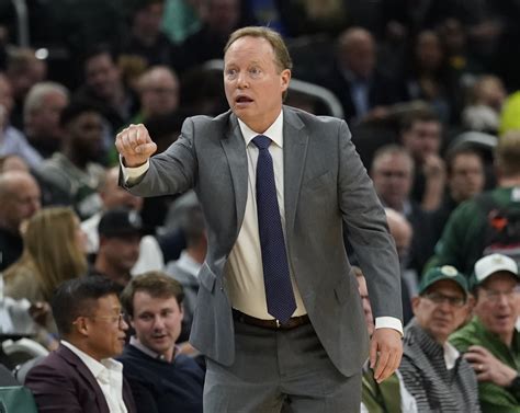 Milwaukee Bucks head coach ejected after two technical fouls against Memphis Grizzlies