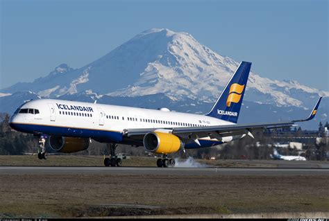 Boeing 757-223 - Icelandair | Aviation Photo #5648061 | Airliners.net