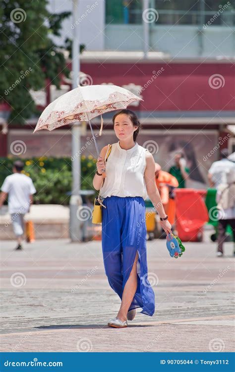 Pretty Chinese Girl with Umbrella As Sun Blocker, Kunming, China Editorial Stock Image - Image ...