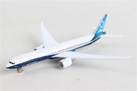 Buy DaronPlanes Boeing 777X Single Plane RT7476, White Online at desertcartUAE