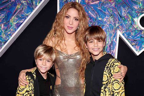 Shakira Brings Her Two Kids to the 2023 MTV VMAs to Accept the Video Vanguard Award