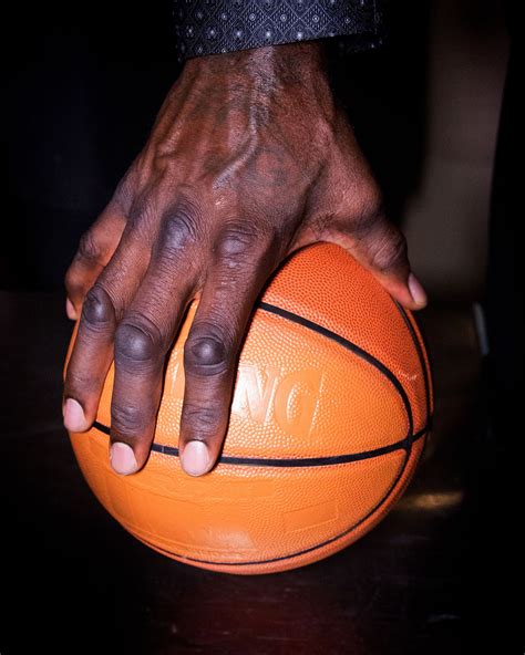 Nachwelt Darauf bestehen Verbrecher shaq holding a basketball Haus ...