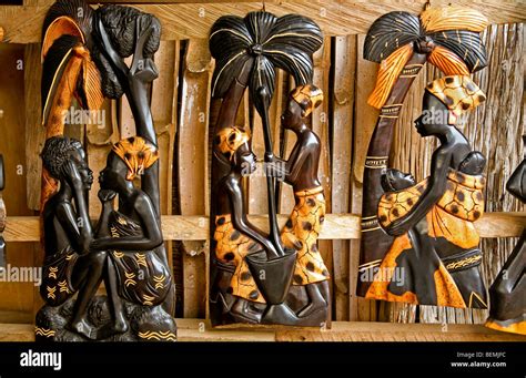 African Art at outdoor market in Accra Ghana Stock Photo - Alamy