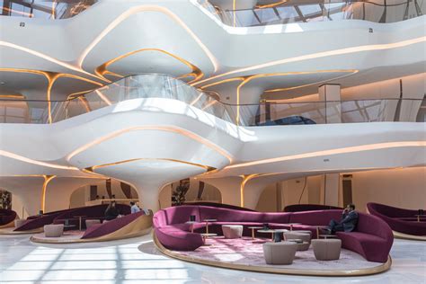 Así es el interior de Opus, el impresionante hotel de Zaha Hadid en Dubái