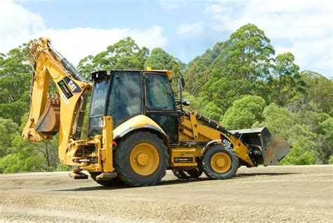 432E Backhoe Loader - Ezyquip Hire