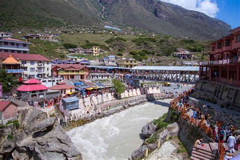 Badrinath Temple in Uttarakhand: The Complete Guide