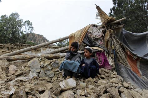 Powerful earthquake kills more than 1,000 people in eastern Afghanistan - CBS News