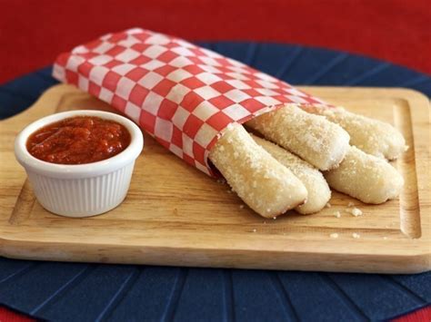 Little Caesars Crazy Bread Copycat Recipe by Todd Wilbur