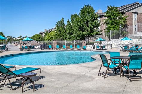 Omaha Luxury Apartments | Whispering Hills