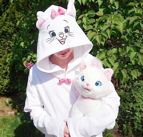 𝓒𝓪𝓷𝓭𝔂 🎀 𝓛𝓲𝓬𝓲𝓸𝓾𝓼 | Disney themed outfits, Marie aristocats, Disney pajamas