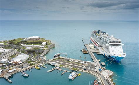 NCL Escape, Royal Naval Dockyards, Bermuda : Cruise