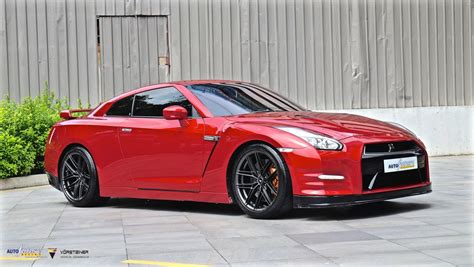 Nissan GT-R R35 Red with Vorsteiner V-FF 112 Aftermarket Wheels Wheel | Wheel Front