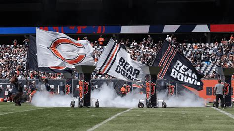 Fans React to Awful Field Conditions At Bear' Soldier Field