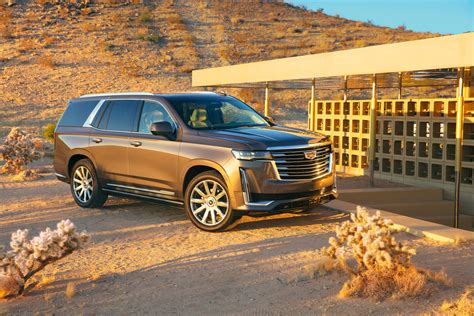 Cadillac's New 2021 Escalade Features Many High-Tech Firsts ...