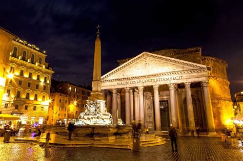 The Roman Pantheon at Night « We Love Travel | Fontana de trevi, Fuente ...