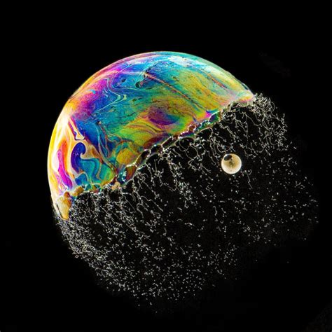 High-Speed Photography Captures Bursting Bubbles