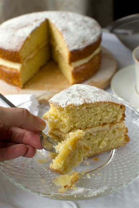 Really easy lemon mascarpone cake (one cup, one bowl) - Scrummy Lane