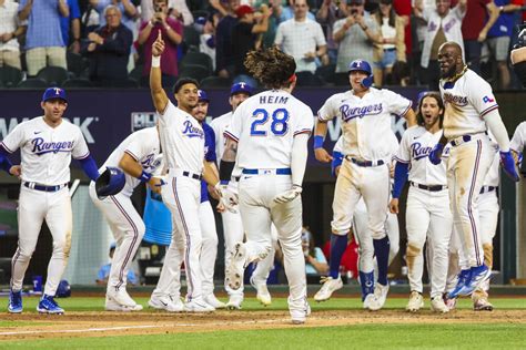 23 Most Memorable Moments In Texas Rangers World Series Championship ...